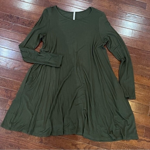 Long sleeve army green swing dress with pockets size small - Picture 2 of 5
